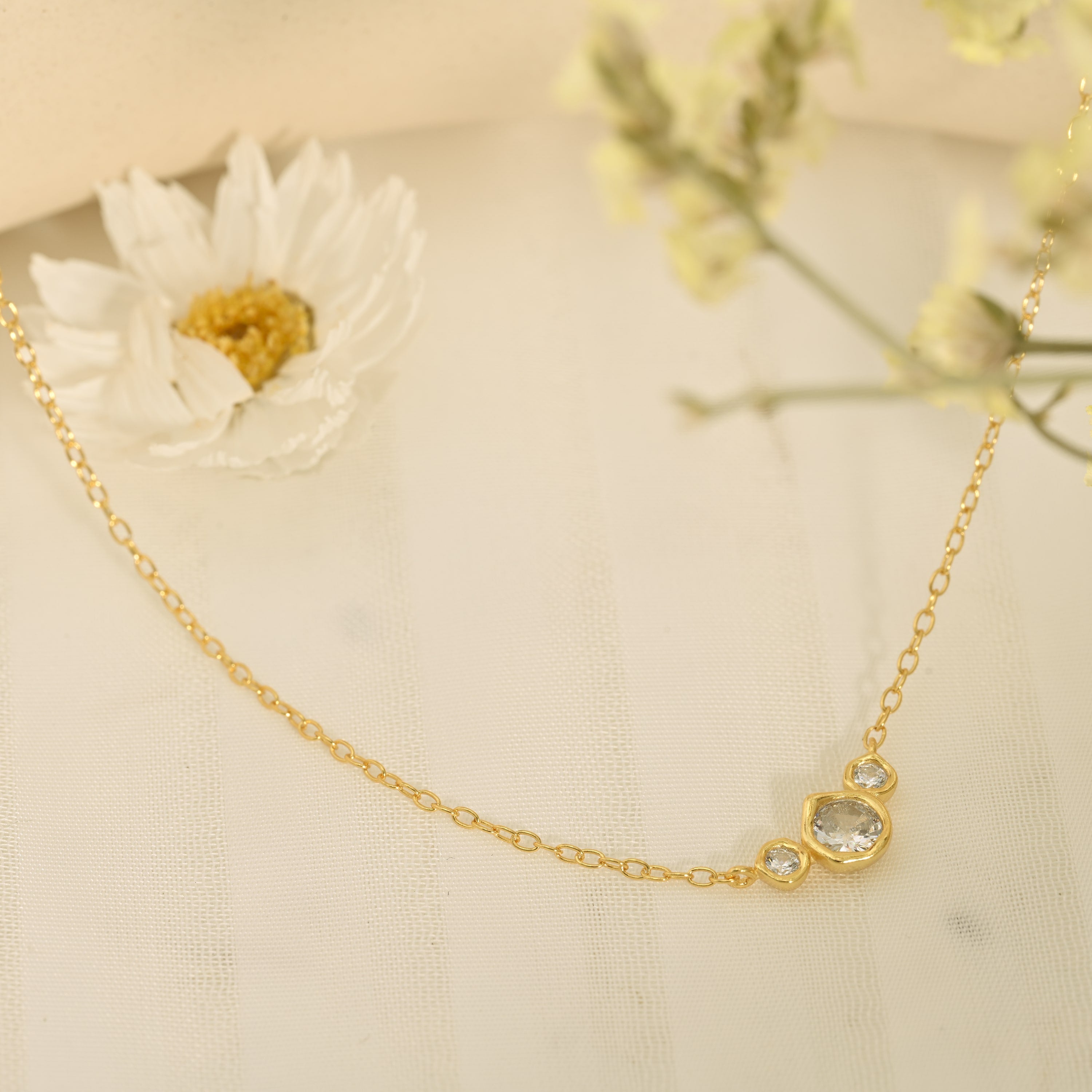 Three Diamonds Necklace