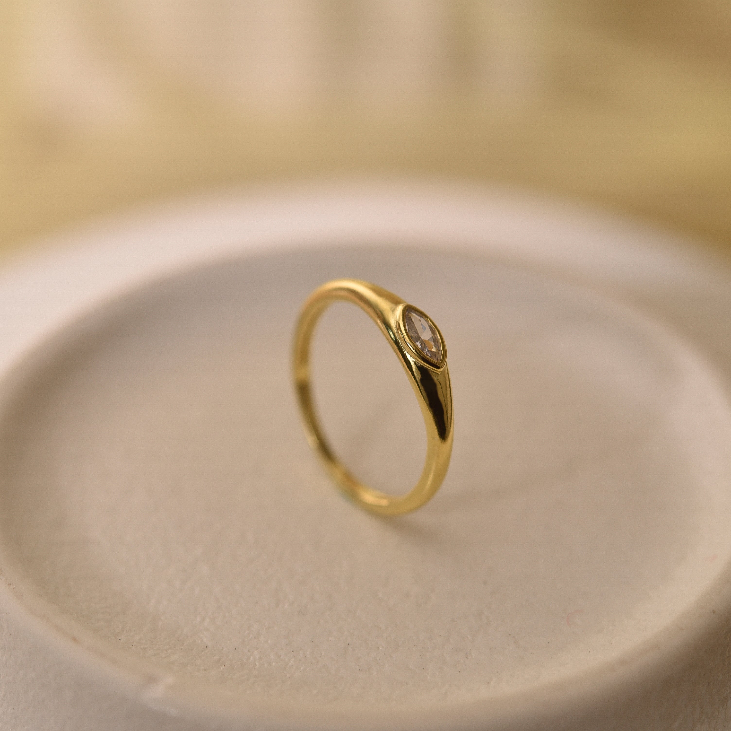 Dainty Eye Signet Ring