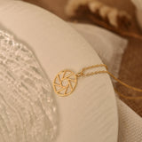 Camera Shutter Pendant, Camera Lens Necklace, Photographer Charm, Travel Necklace, Graduation Gift, Photographer Gift, GS0061