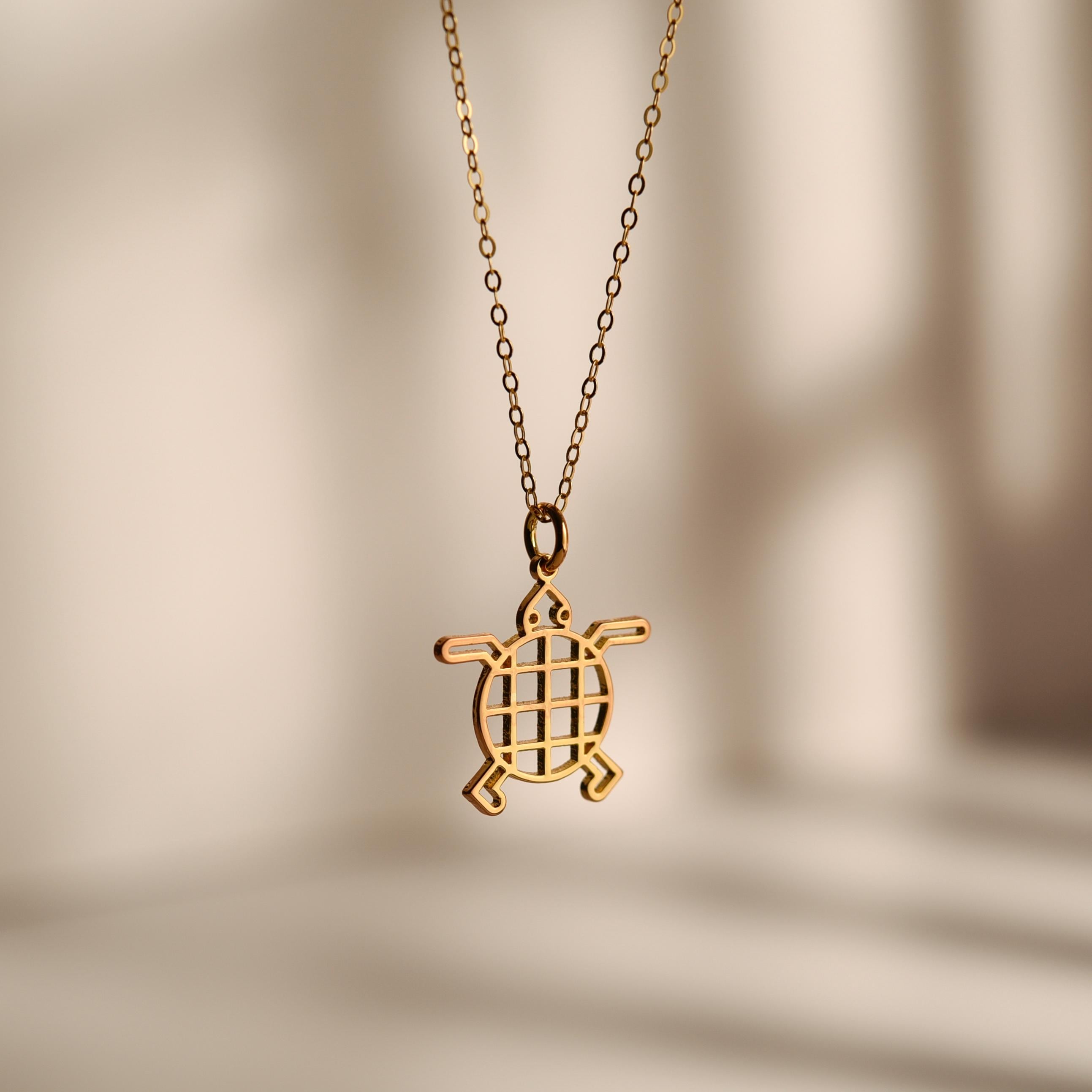 18K Gold Turtle Necklace, Aztec Jewelry, Handmade Pendant, Gift for Her, Fashion Accessory, Cultural Inspired Necklace, GS0160