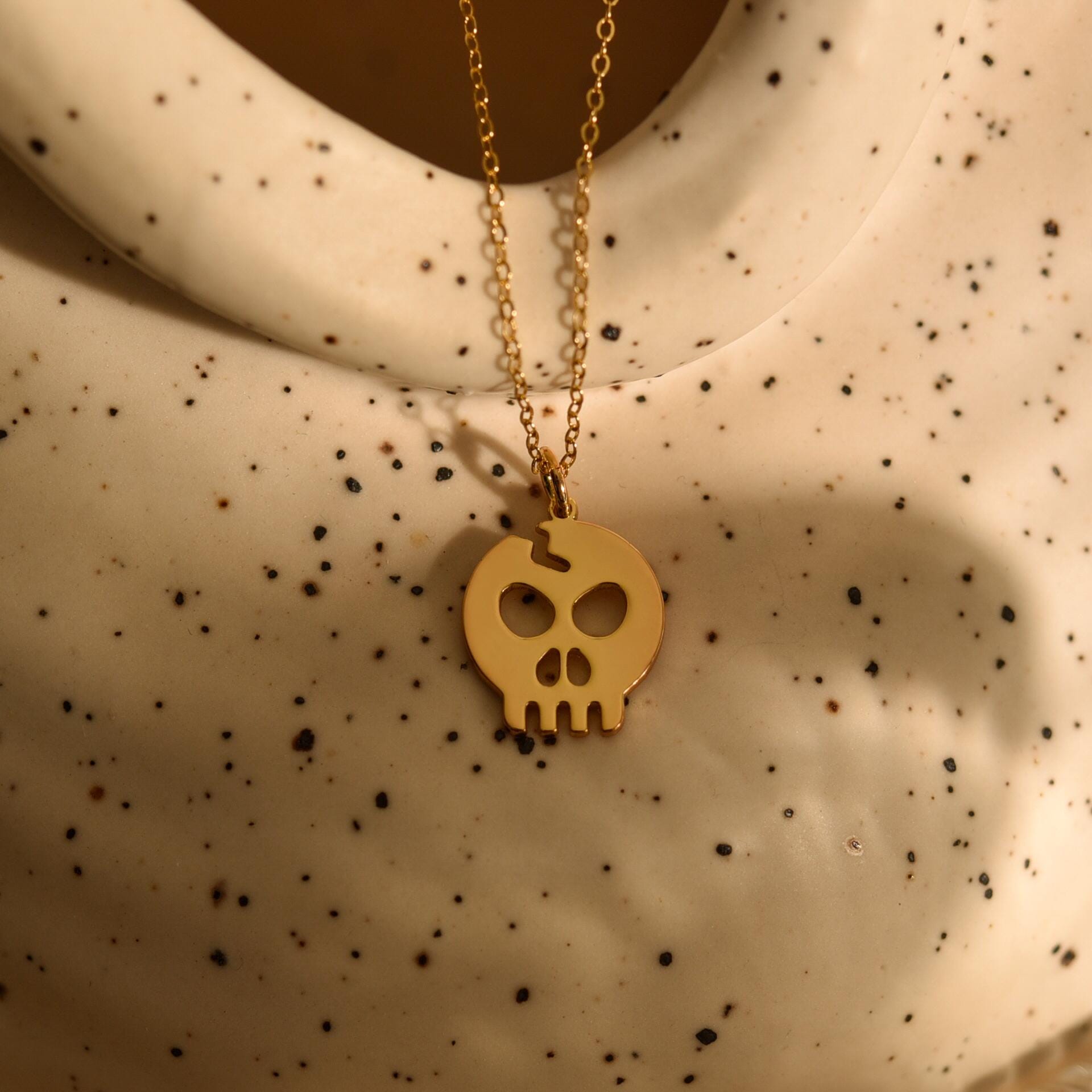 Cracked Skull Pendant Necklace