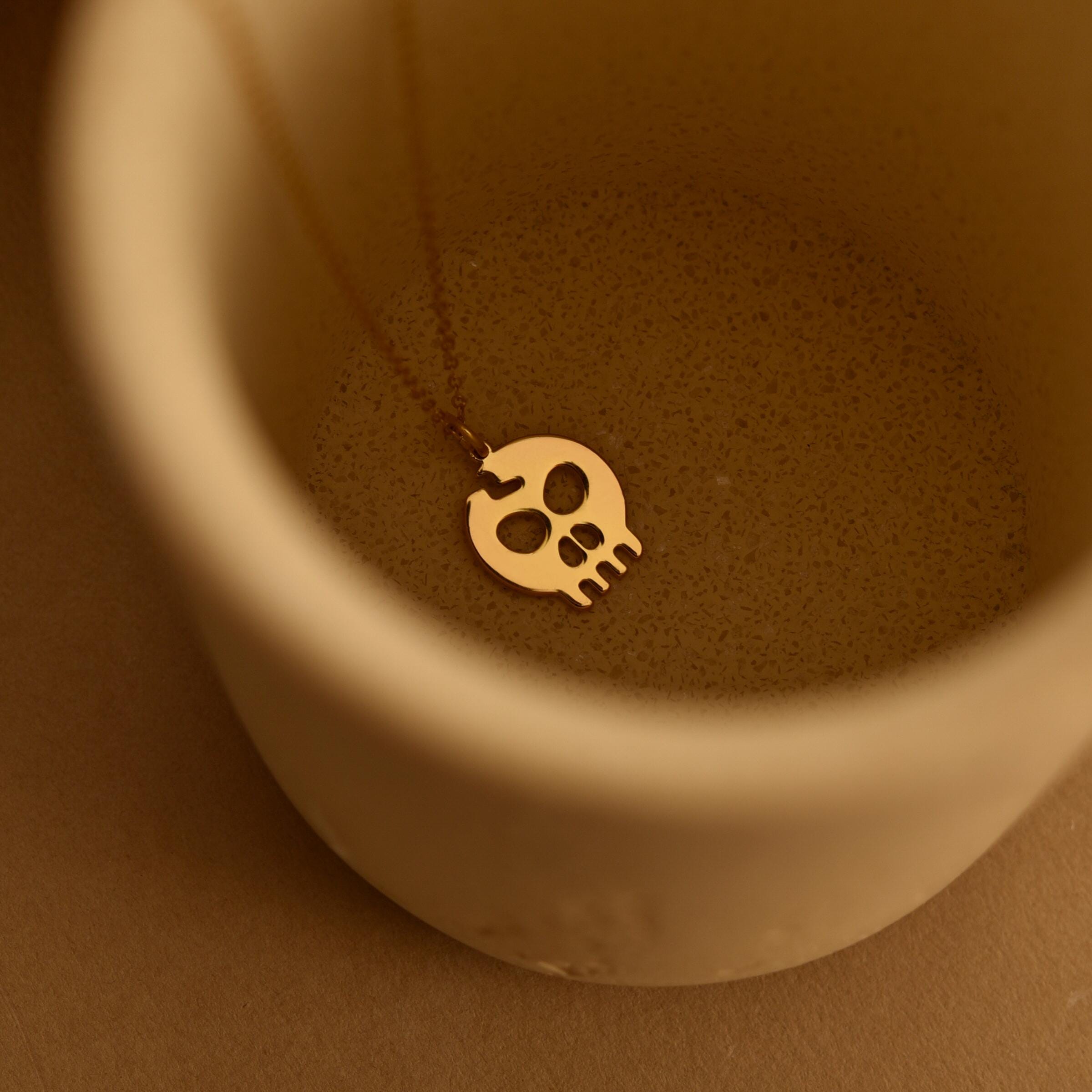 Cracked Skull Pendant Necklace