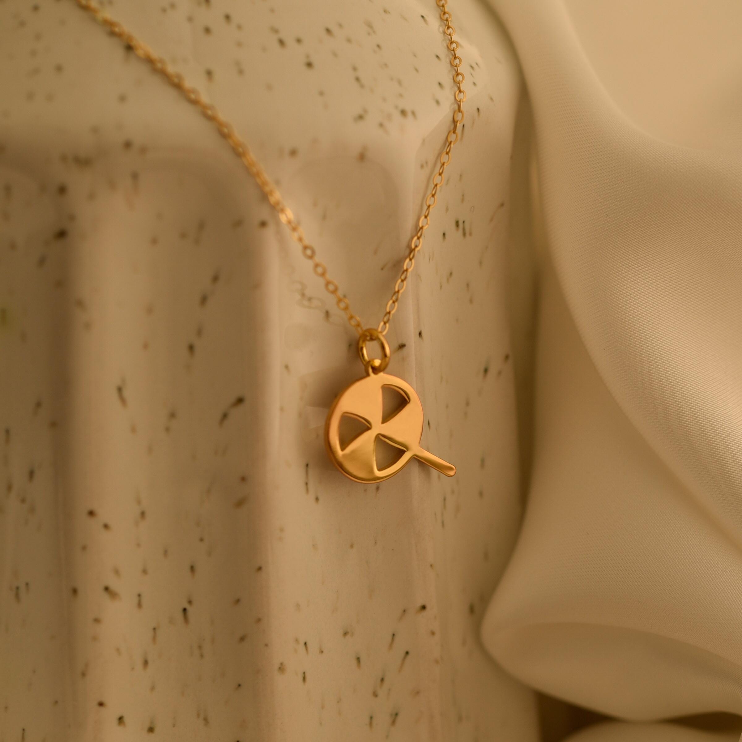 Lollipop Round Pendant Necklace